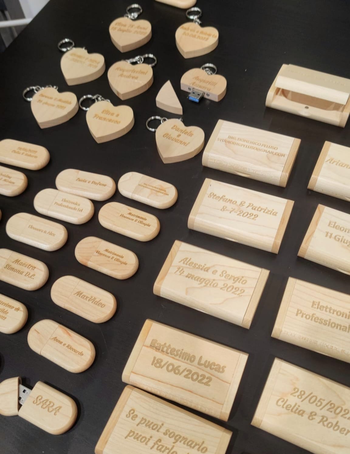 GFD - PenDrive in legno USB 3.0-16 GB - Personalizzabile con il tuo logo o testo - Con chiusura a calamita - Forma Standard - Include cofanetto - Made in Italy