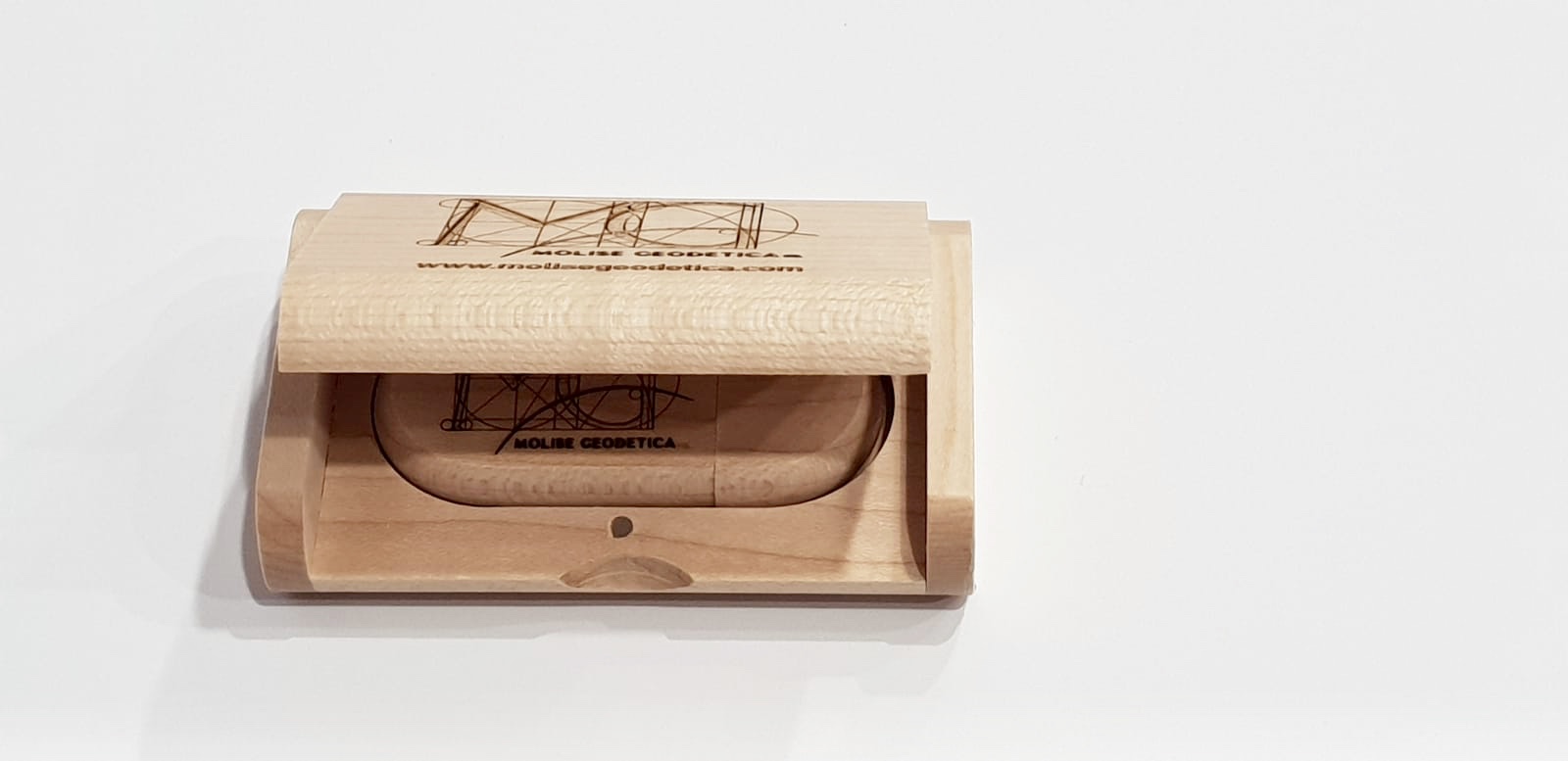 Pendrive 16 GB con cofanetto incisi — foto 2