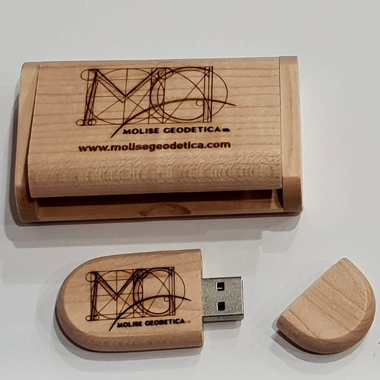 Pendrive 16 GB con cofanetto incisi
