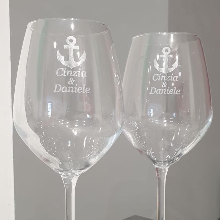 Calici in vetro per vino