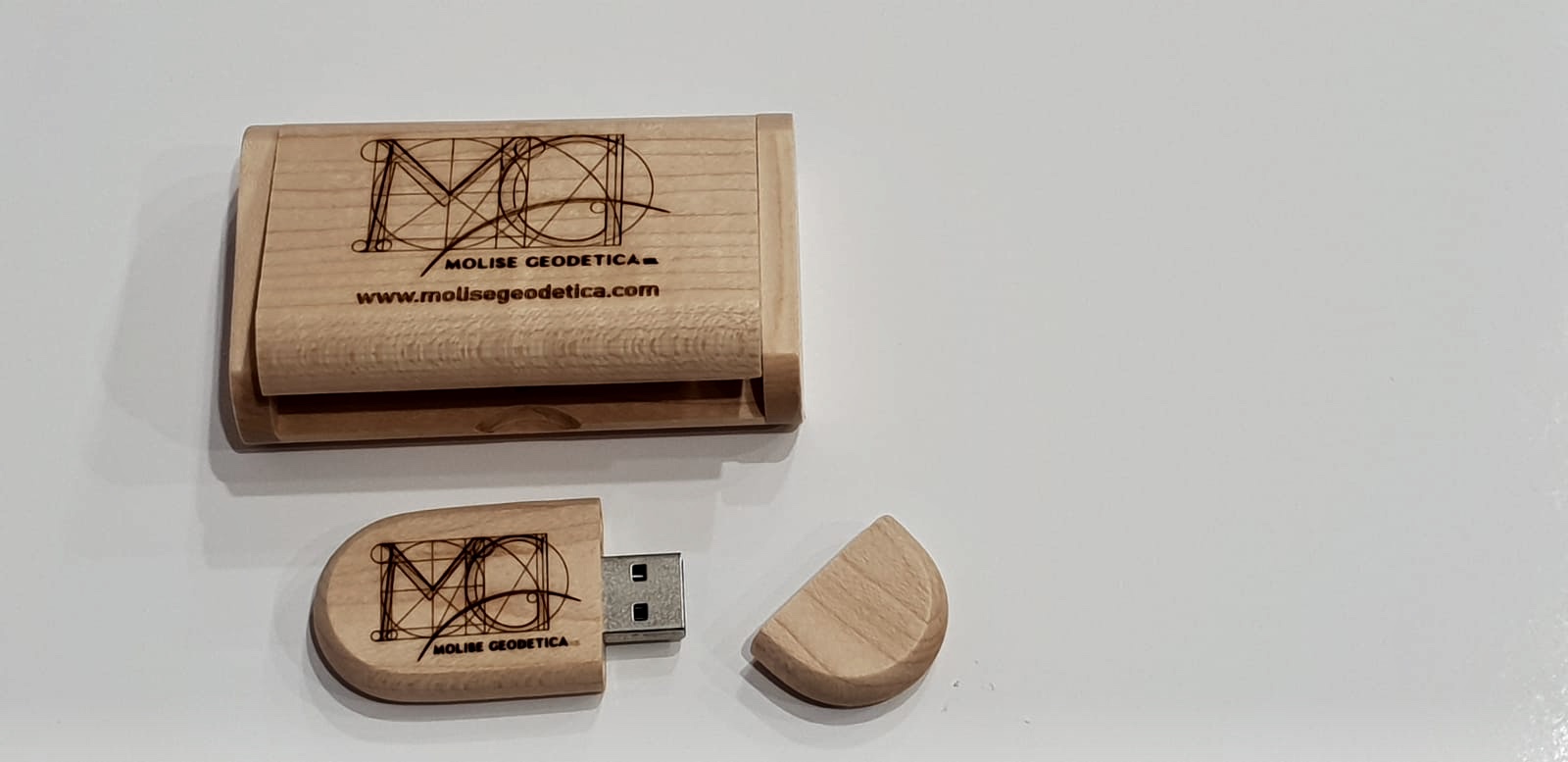 Pendrive 16 GB con cofanetto incisi — foto 4